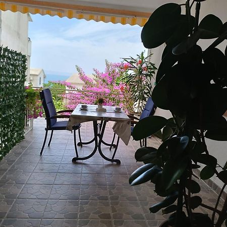 Apartments Turic Tucepi Luaran gambar