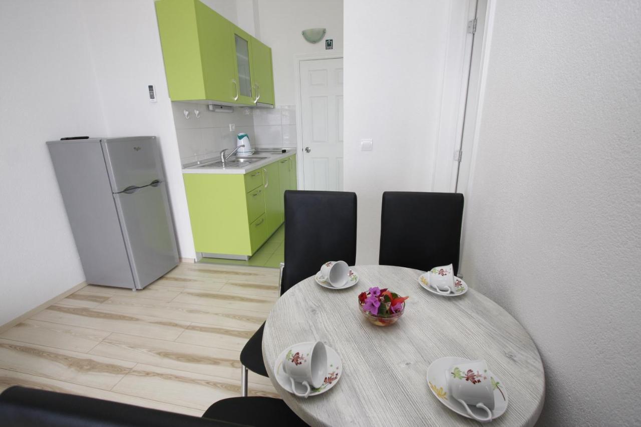 Apartments Turic Tucepi Luaran gambar